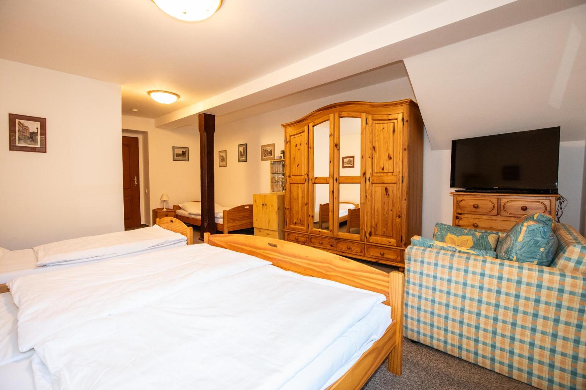 Resort U Jelena Křivoklát Kültér fotó