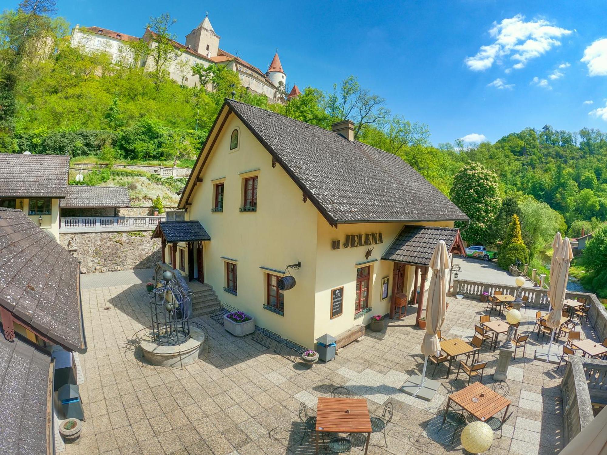 Resort U Jelena Křivoklát Kültér fotó