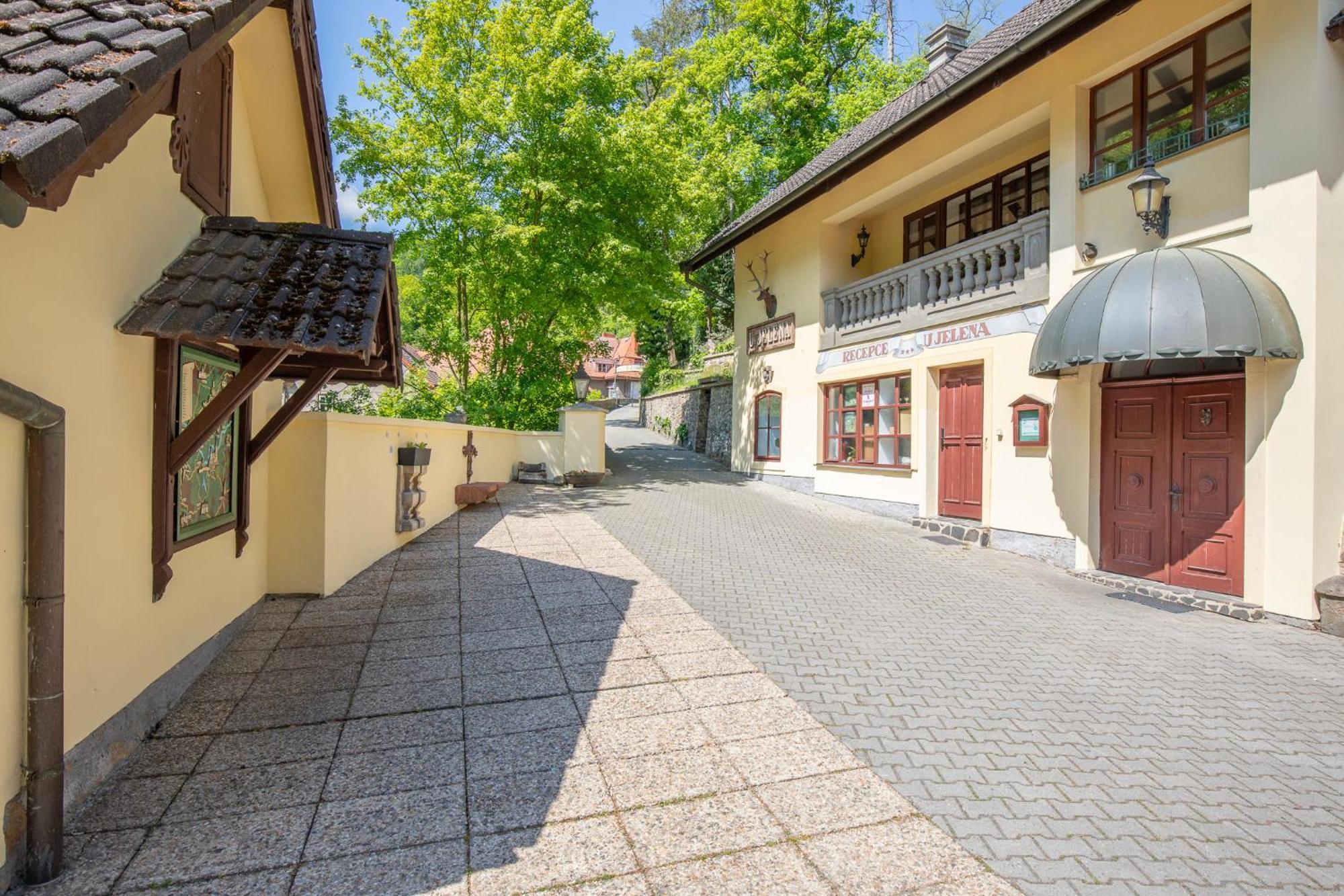 Resort U Jelena Křivoklát Kültér fotó
